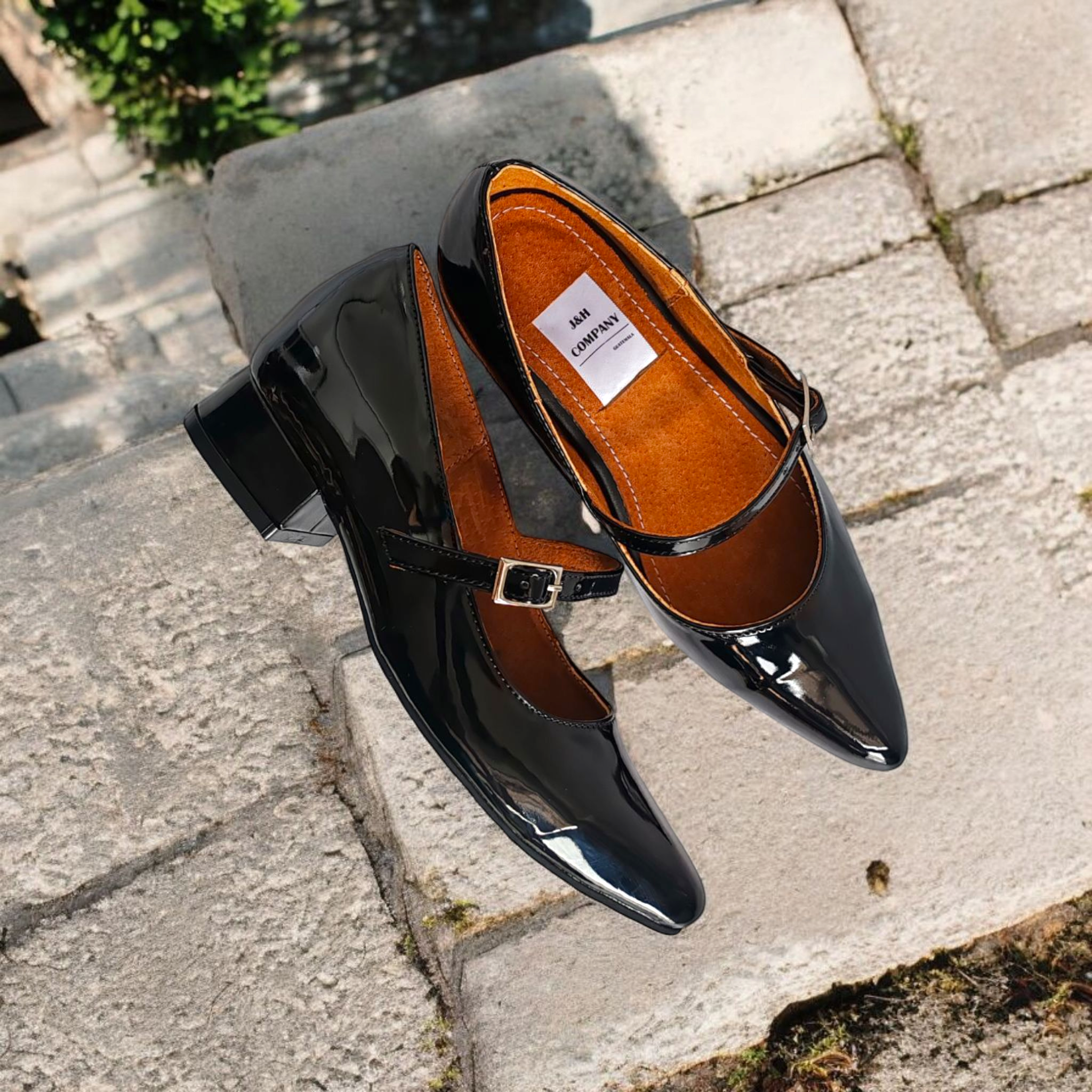 Stilettos Old Money charol negro